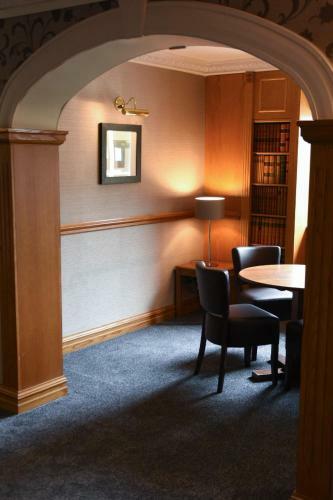 Cairn Hotel