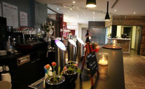 Hotel H�tel Restaurant Les Aliz�s