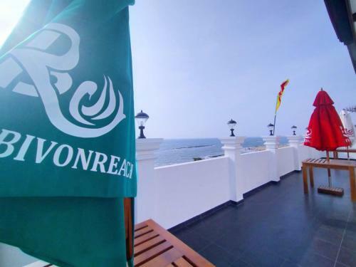 Hotel Bivon Reach By Travel Corners