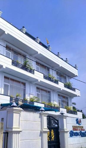 Hotel Bivon Reach By Travel Corners