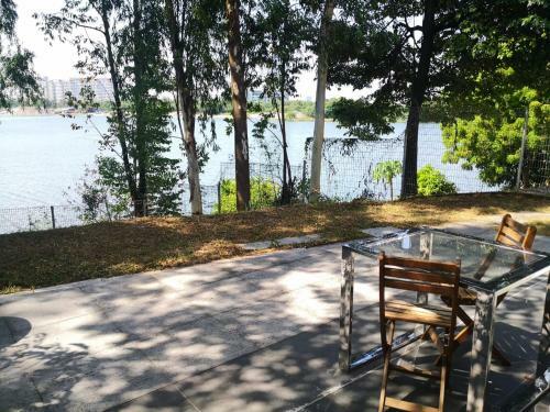 Lakeside Celebration Bungalow