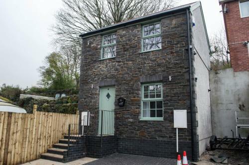 Lodge Ash Cottage