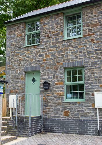 Lodge Ash Cottage