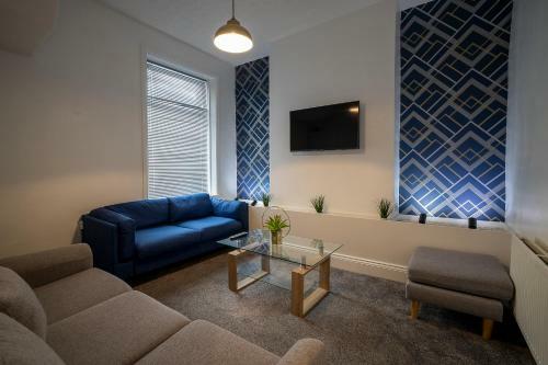 Abingdon House 4 Bedrooms Workstays Uk