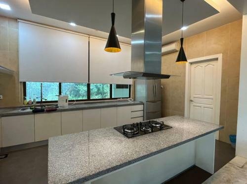 Bluwater Grande Villa 9 By Vale Pine