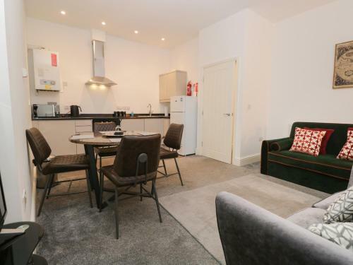Trinity House Holiday Apartments - Trinity Two