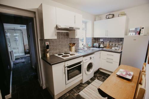 Unique, Cosy, Lake District Artist Hideaway - 5 Bd