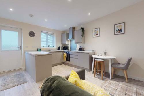 Peashell Farm Apartments - The Highlander