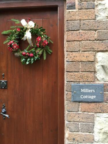 The Old Mill Holiday Cottages, Nr Mold