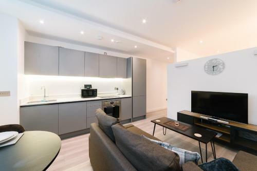 Milton Keynes Central Business Hub Apartment