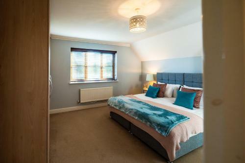 Executive Perivale Apartment By Crew Homes