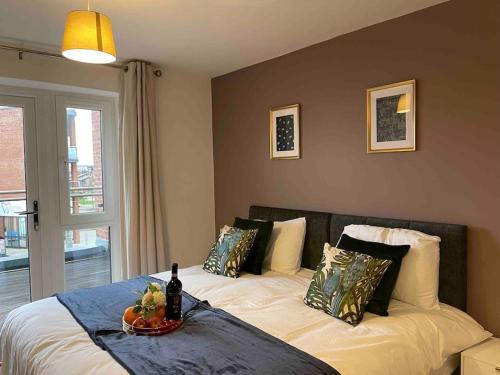 Roseview Luxury 2-bed Apartment With Huge Balcony