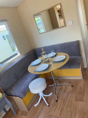 Grange 37 Regent Bay Holiday Park