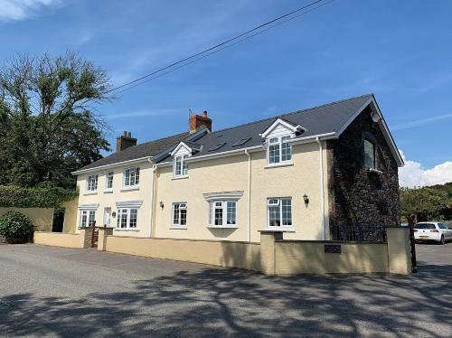 Hostal The Croft Guest House