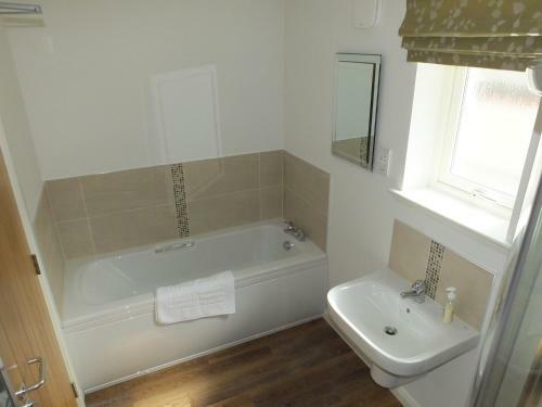 Luxury Riverbank Apartment, Nairn