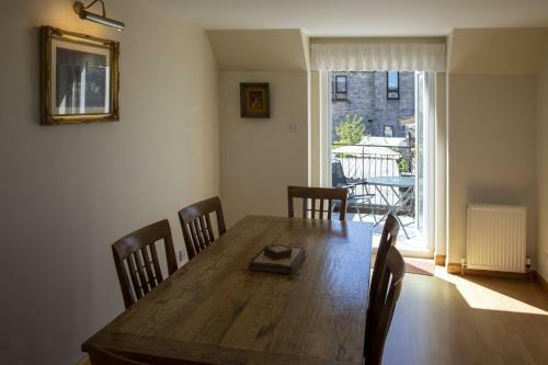 Atholl Cottage