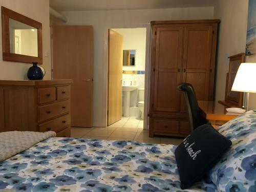 B2 Waterfoot Apartment