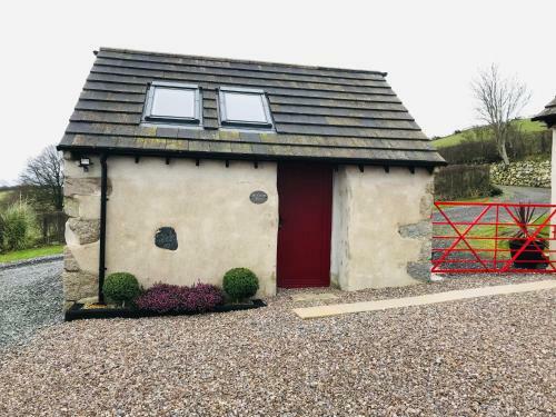 Mc Courts Cottage & Barn