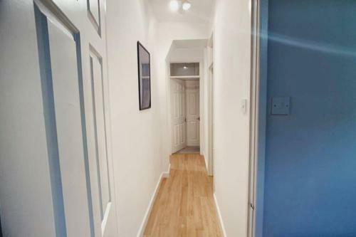 3 Bed City Centre Serviced Apartment - Sleeps 7