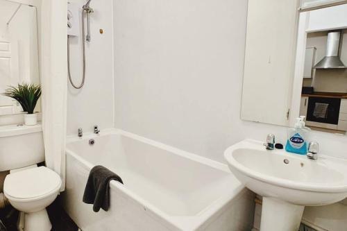 3 Bed City Centre Serviced Apartment - Sleeps 7