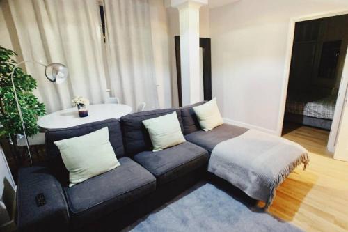 3 Bed City Centre Serviced Apartment - Sleeps 7