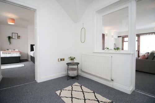 A Functional 2 Br Apartment Situated Perfectly Off Caerleon Road
