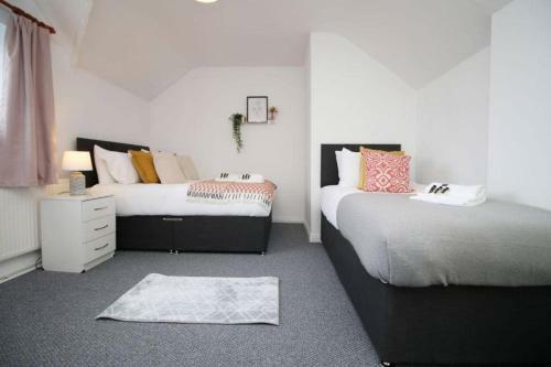 A Functional 2 Br Apartment Situated Perfectly Off Caerleon Road