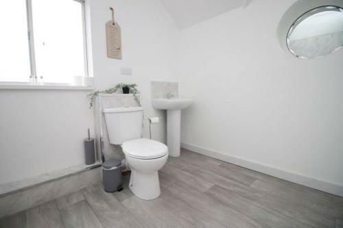 A Functional 2 Br Apartment Situated Perfectly Off Caerleon Road