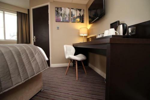 Silurian Hotel