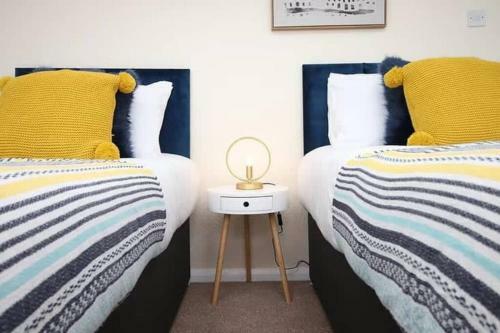 Fully Equipped And Self Check In 2 Bedroom Apartment