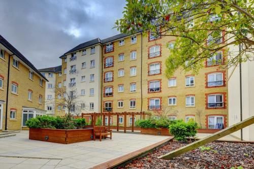 City Centre Apartment With Secure Parking