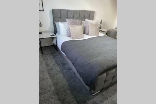 Marchburn Apartment