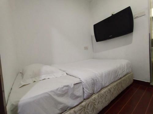Hotel Oyo Home 90248 Kapitan Inn