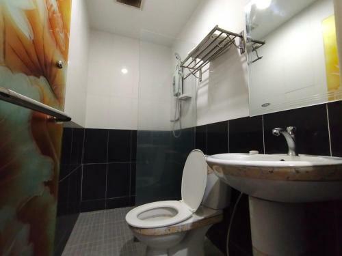 Hotel Oyo Home 90248 Kapitan Inn