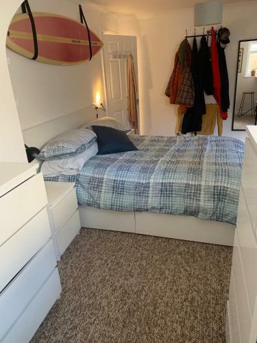 Apartamento Sea Views With Large Deck, 2 Mins From Beach/town