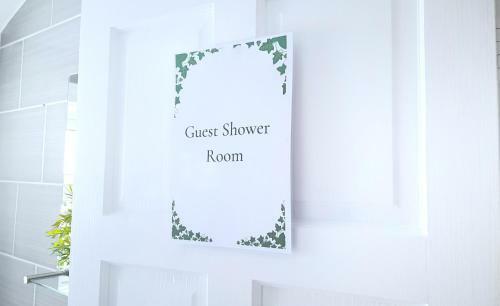 The Hide Away, Modern Rooms With Private Bathroom