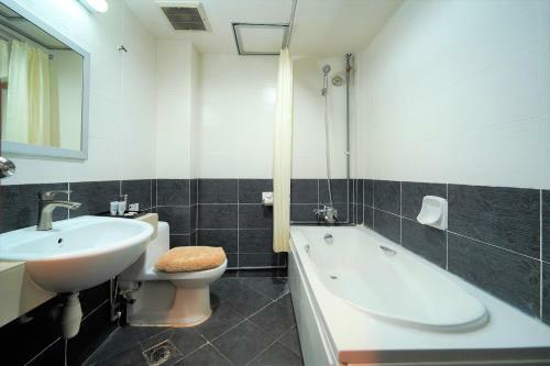 Capital O 89658 Bustani Hotel