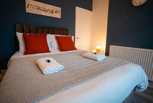 Feel At Home Contractor Digs In Nuneaton