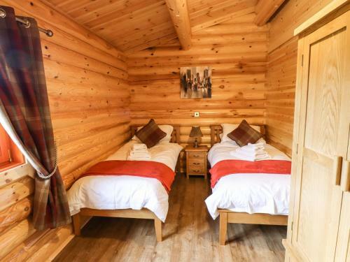 Oak Lodge