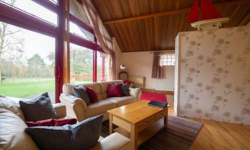 Villa Surlingham Lodge Cottages