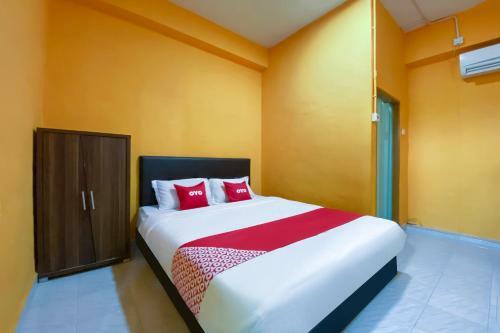 Oyo 90039 Coop Hotel Kangar