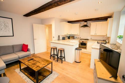 Amazing Location Central Characterful Apartment