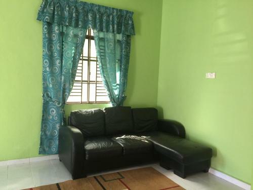 Hostal Famili Homestay