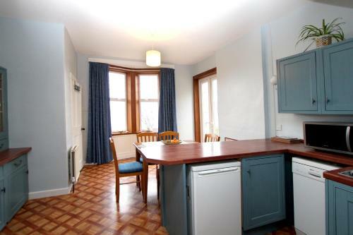 Three Bedroom Holiday House In Oban