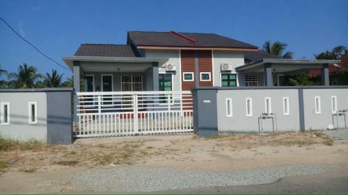 Bed & Breakfast Iman Homestay & Transit Room