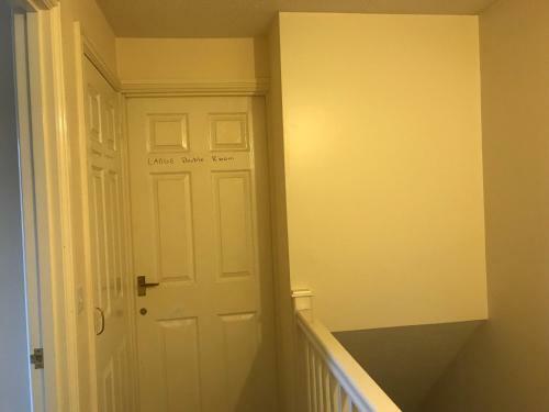 Nottingham City No 36 Shared House 3bedroom