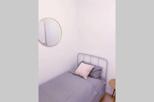 Stylish 3 Bed House + Free Parking + Great Location