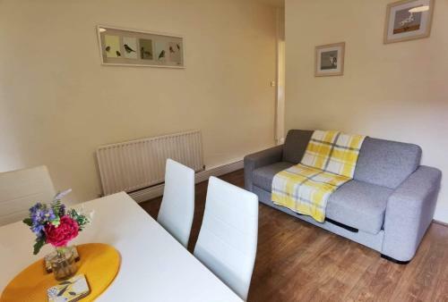 Great House Available For Guests And Contractors Parking And Wifi