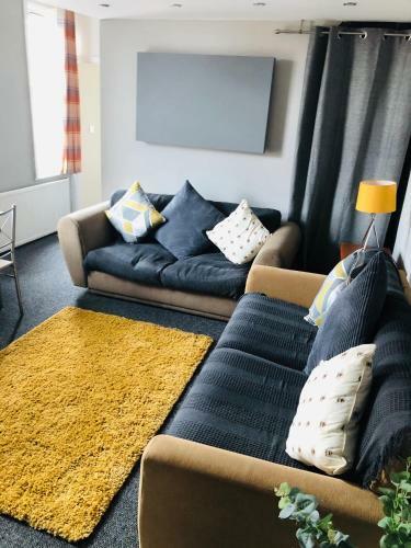 Sherwood Fields Apartment - Spacious, Large And Stylish