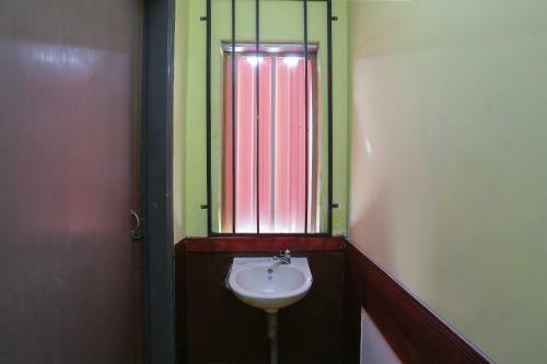 Oyo 89784 Impiana Hotel